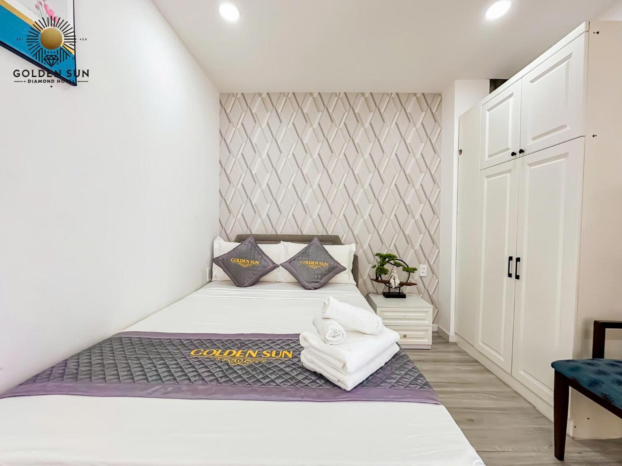 Diamond Boutique 36 *