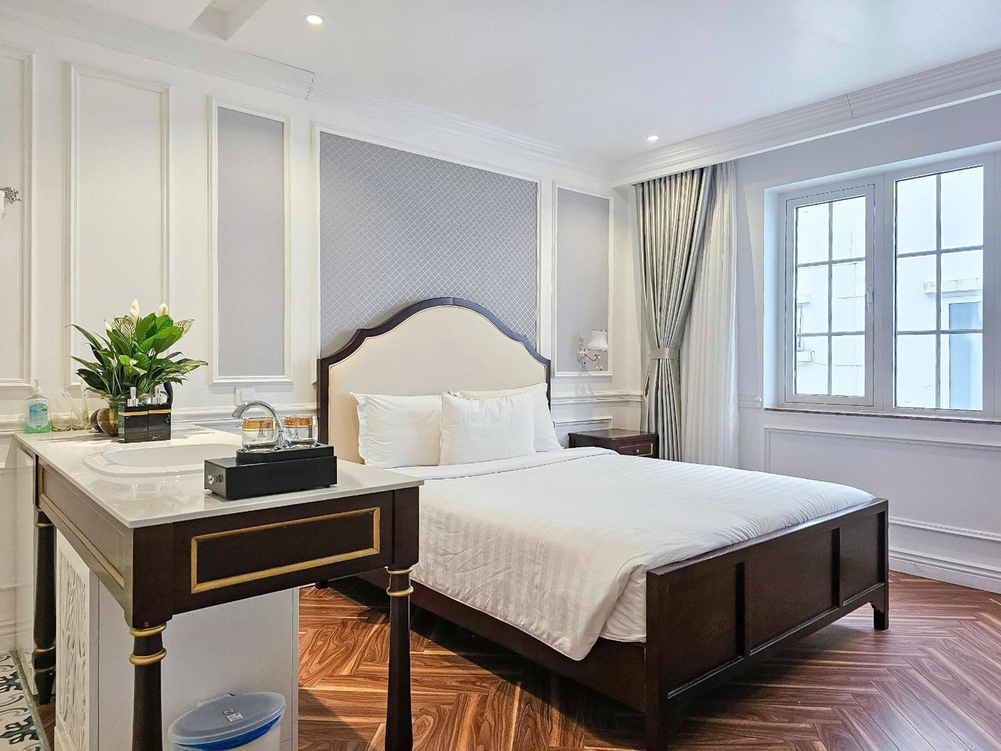 Khách sạn hẻo lánh Diamond Boutique 36